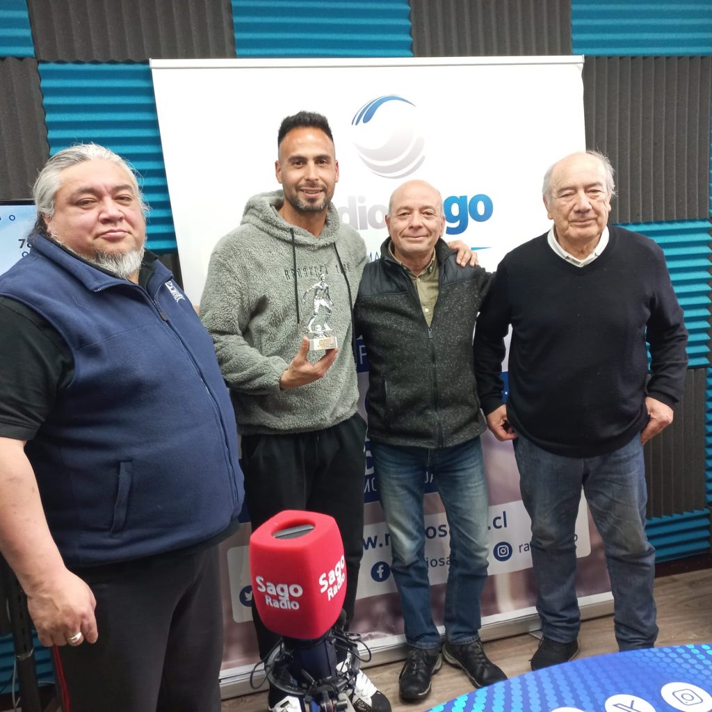 Diego Bielkiewicz, ya es goleador histórico del “Provi”, recibió distinción de Radio SAGO y de Comunicaciones MTV