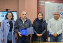 Reconocen trayectoria de Helmuth Velásquez, emblemático radiocontrolador de Radio Sago