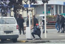 Dictan medidas cautelares contra sujetó que rayó céntricos maceteros en Puerto Montt