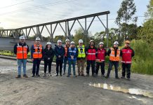 Subsecretario del MOP encabeza visita inspectiva a puente mecano que se instala en Puerto Varas