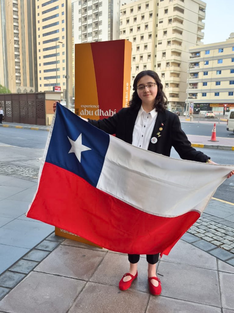 Universitaria puertomontina representó a Chile en la ExpoScience desarrollada en Abu Dhabi