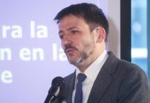Ministro de Energía renuncia a su cargo tras el escándalo del error de cálculo en el cobro de las cuentas de la luz