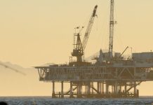Precio del petróleo se dispara tras sanciones de Trump a las dos mayores productoras de Rusia
