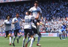 La UC ganó el clásico ante la U con uno menos y sigue al frente de la lucha por el «Chile 2»