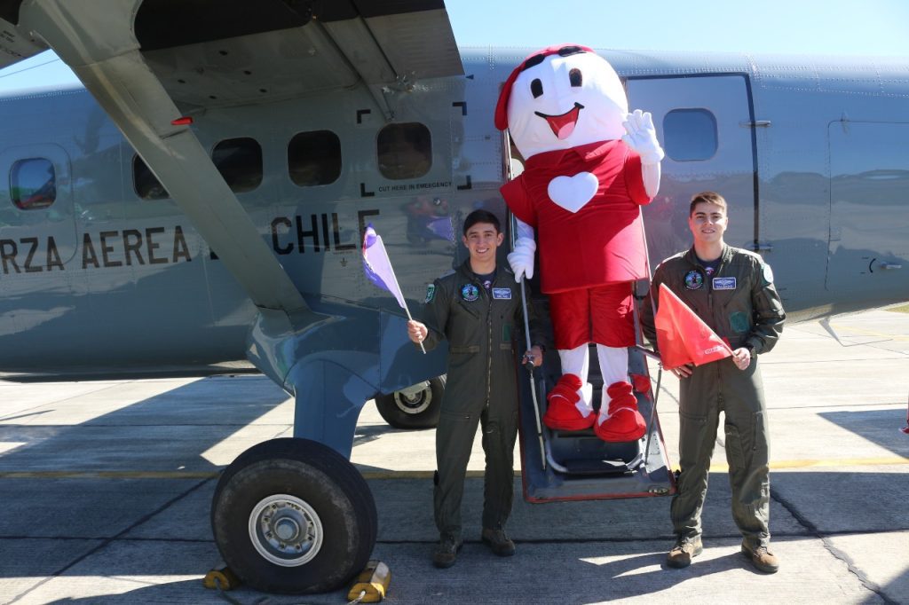 Teletín compartió con aviadores militares en Puerto Montt