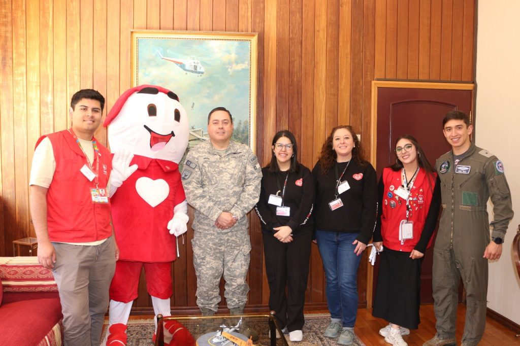 Teletín compartió con aviadores militares en Puerto Montt