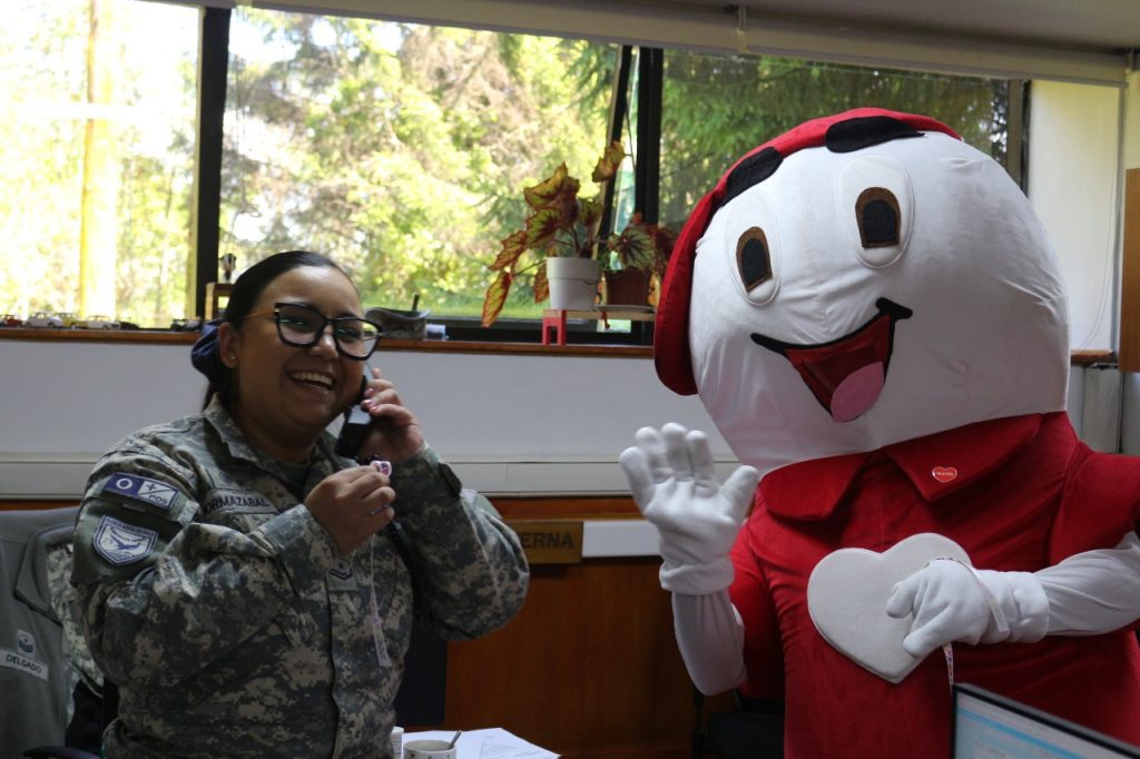 Teletín compartió con aviadores militares en Puerto Montt