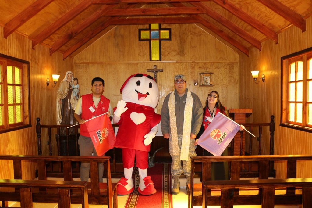 Teletín compartió con aviadores militares en Puerto Montt