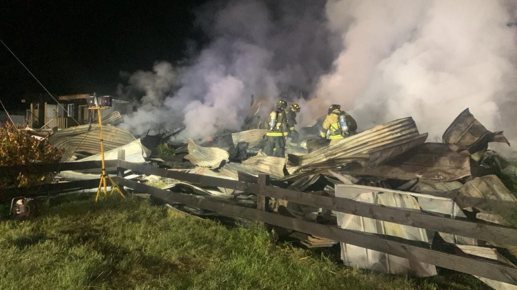 Tragedia en Río Bueno: mueren una mujer de 80 años y un menor de 15 en incendio