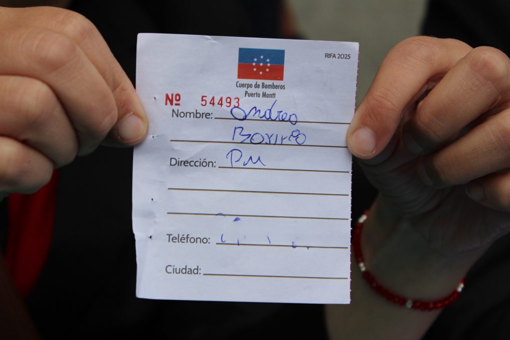 Rifa Gigante de Bomberos entregó dos autos y 18 premios en Puerto Montt