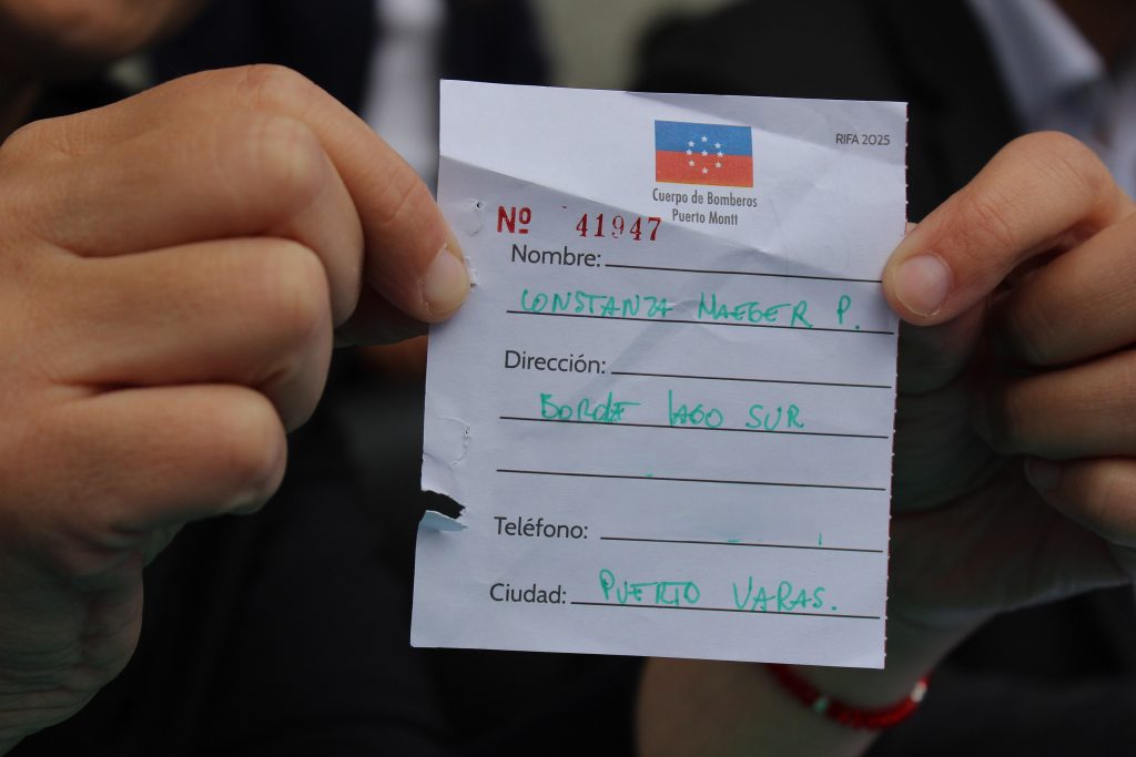 Rifa Gigante de Bomberos entregó dos autos y 18 premios en Puerto Montt