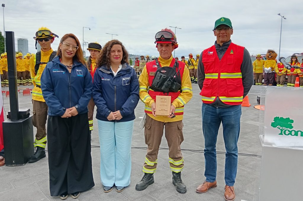 Lanzamiento plan operativo de prevención y combate de incendios forestales 2025-2026 en Los Lagos