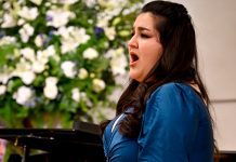 Soprano chilena hace historia al pasar a la semifinal de concurso de canto lírico de la Metropolitan Opera House de Nueva York