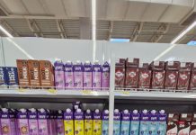 Nuevas multas a supermercados reactivan exigencia de separar bebidas vegetales de la leche
