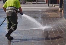 Analizarán efectividad del lavado de plazas en Osorno y no descartan mejoras en el servicio