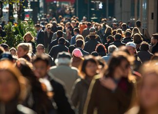 INE proyecta que población en Chile superará las 20 millones de personas a junio de 2026 inicio