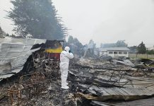 Más de 200 escolares deben ser reubicados tras incendio que destruyó su colegio en Puerto Montt
