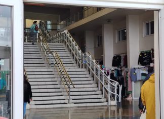 Tras viralizado caso: exigen explicaciones y soluciones ante la falta de ascensores en el Mercado Municipal de Osorno