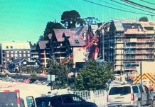 Alcalde por caída de grúa en Puerto Varas: «Es realmente inaceptable, podrían haber muerto personas»