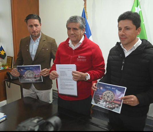 Alcalde de Puerto Montt critica cambio de hora y acusa desinterés del delegado presidencial