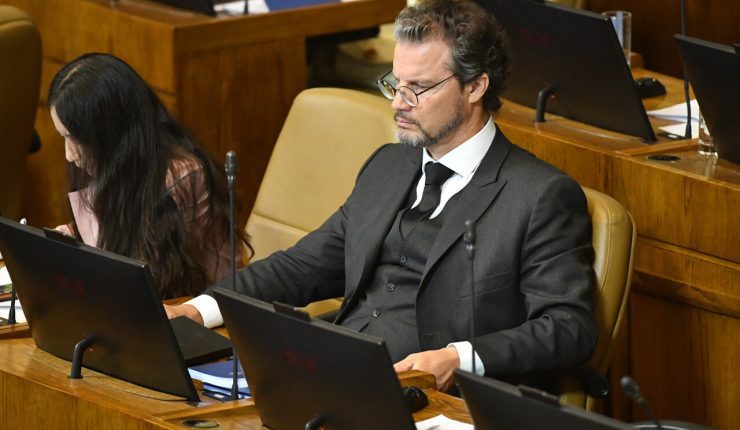 A_UNO_1728572-740x430