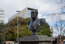 Osorno rinde homenaje a las Glorias Navales con solemne ceremonia en la Plaza de Armas