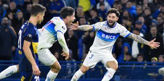 Universidad Católica vence a Boca Juniors en La Bombonera y clasifica líder a octavos de final