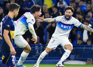 Universidad Católica vence a Boca Juniors en La Bombonera y clasifica líder a octavos de final