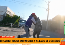 Agresión en vivo a periodista de Canal 13: Forcejeo y lanzamiento de piedras durante despacho