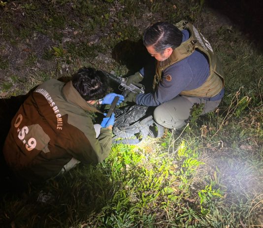 Recuperan subametralladora Uzi de Carabineros de Puerto Montt: estaba en una zanja