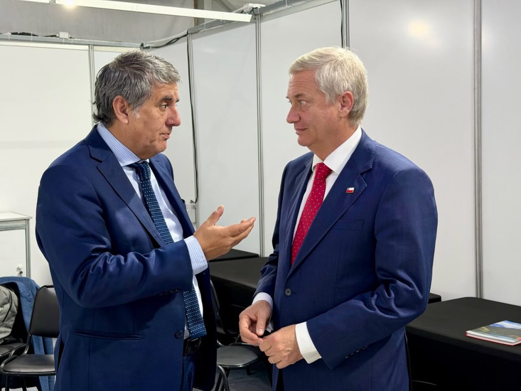 Gobernador Santana con Pdte Kast 001