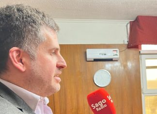 Delegado de Osorno crítica izamiento de bandera mapuche en Frutillar: «La del Futawillimapu es celeste con café»