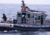 Investigan muerte de padre y su hija de 4 años tras volcar bote auxiliar en isla Puluqui