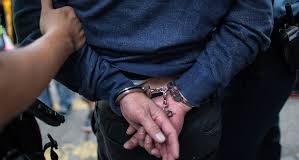 Denuncian ante Contraloría caso de docente osornino detenido y esposado frente a alumnos