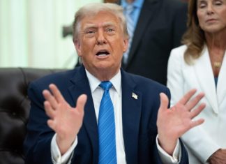 Donald Trump anuncia que este domingo se firmará el acuerdo con Irán para poner fin a la guerra