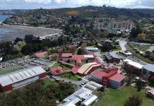 Encapuchados amenazan a estudiantes y docentes de Derecho en la UACh de Puerto Montt