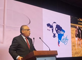 En Congreso Chilelácteo en Osorno, el ministro de Agricultura, Jaime Campos, destaca que el sector ha logrado una consolidación histórica