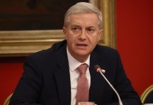 Criteria: Una semana después del repunte, vuelve a caer aprobación del Presidente Kast