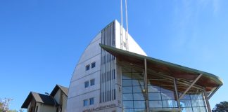 Corte de Valdivia ordena a usuaria eliminar publicaciones contra profesora que subió a redes sociales