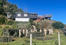 Alcalde de San Juan de la Costa valora instalación de puente mecano, pero expresa inquietudes sobre su operación