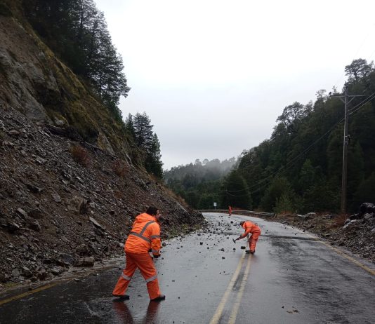Sistema frontal golpea con fuerza regiones de Los Ríos y Los Lagos: Senapred reporta viviendas afectadas, cortes de ruta y parques cerrados