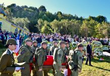 En Hualaihué dieron último adiós a suboficial mayor Javier Cosme Barquero