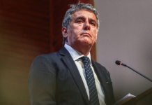Gobernador Santana admite que posibilidad de recuperar $1.200 millones del Caso Kimün es «prácticamente cero»