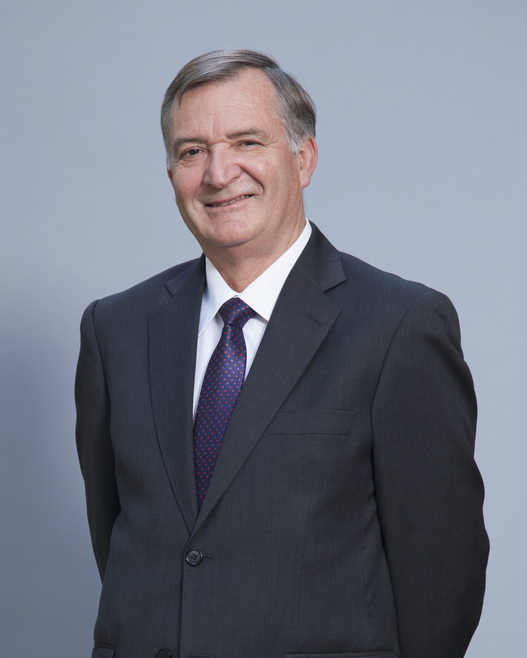 Rector Eugenio Larraín (3)