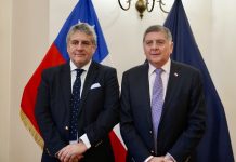 Ministro Alvarado en reunión con Gobernador Santana asegura que analizará alternativas para avanzar en Paso Samoré