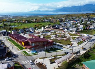 Con inversión Minvu de $1.500 millones inauguran plaza de Contao en Hualaihué