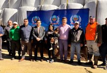 Agrollanquihue dona 30 bolos de pasto a pequeños ganaderos de San Juan de la Costa tras intensas lluvias
