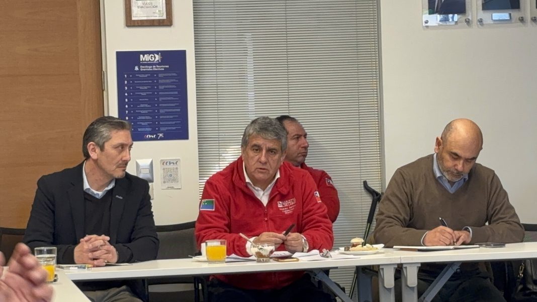 Foto sesión Mesa de nudos críticos en Osorno (1)