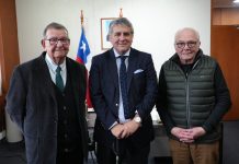 Gobernador Alejandro Santana reúne a exintendentes de Los Lagos para fortalecer el desarrollo regional