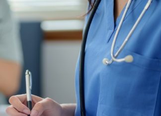 Sernac realiza fiscalización a veterinarias: siete de cada diez no mantienen una lista de precios visible